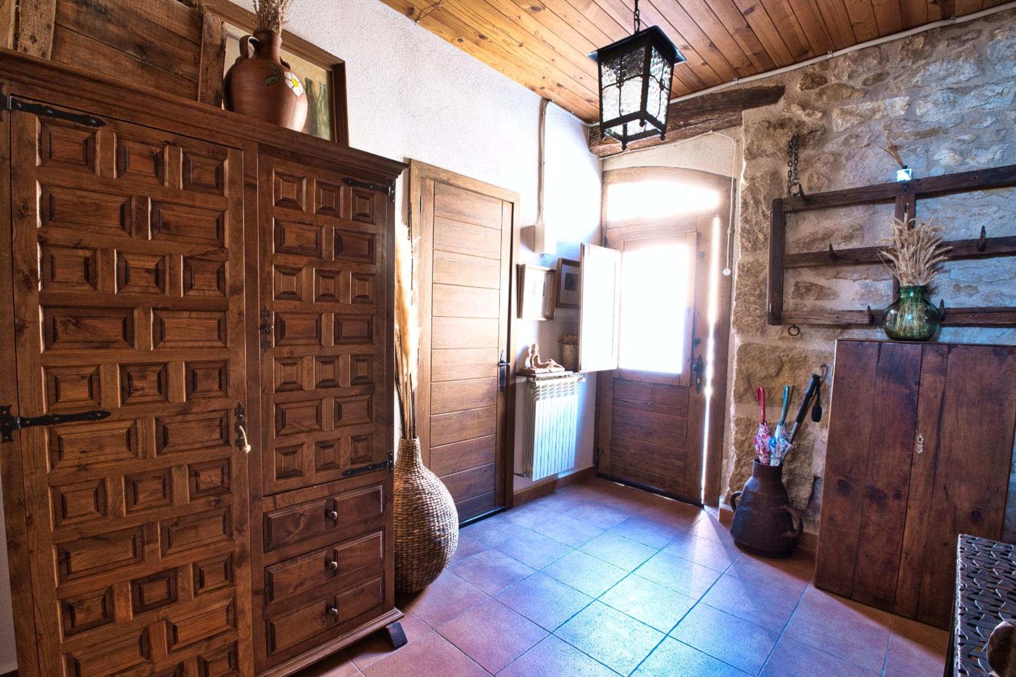 Les Lludrigues Casa Loft Con Aire Ac Y Terraza Holiday home *