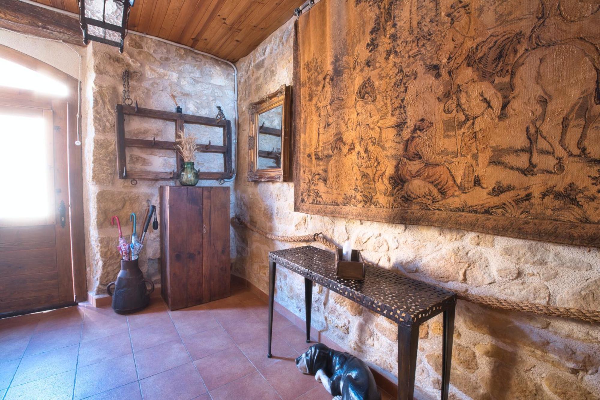 Holiday home Les Lludrigues Casa Loft Con Aire Ac Y Terraza Arnes